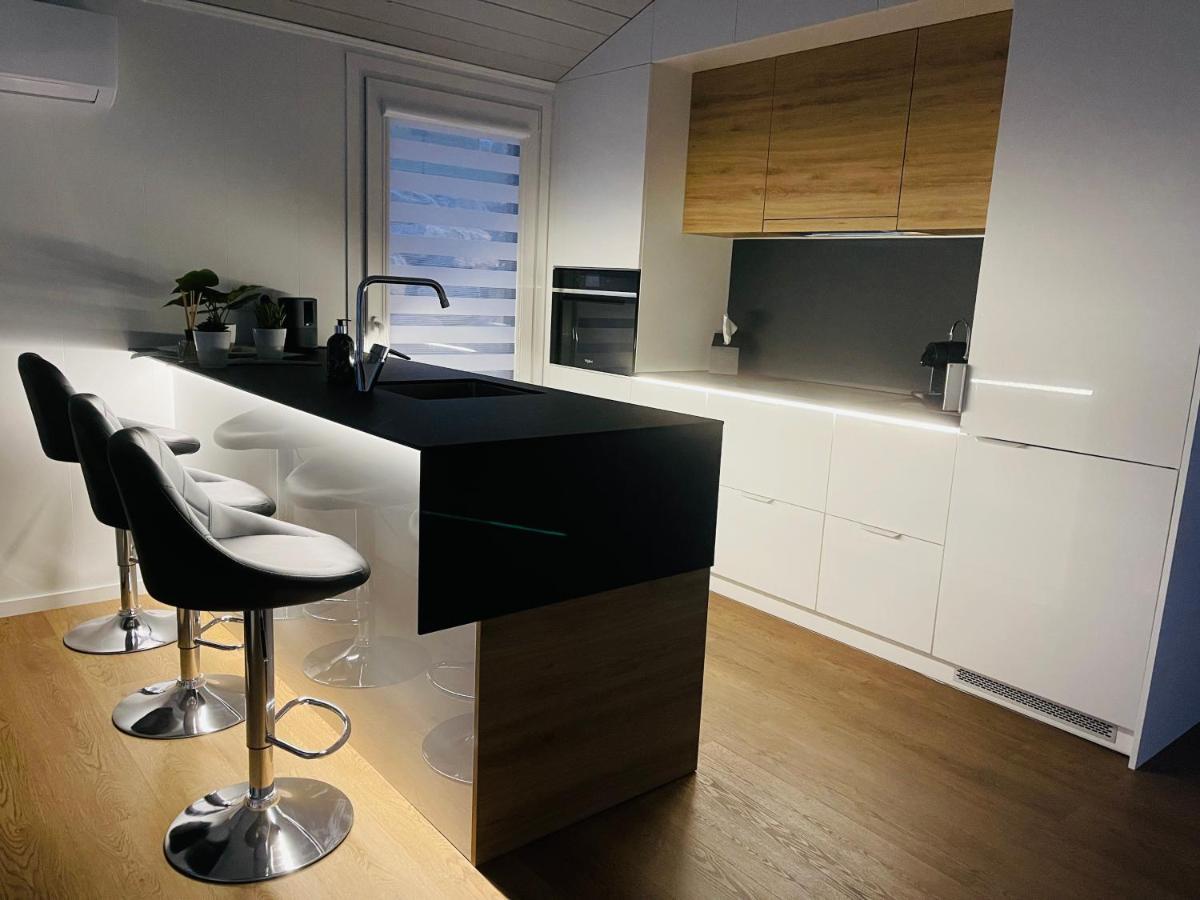 Voralpen Lodge - Ferienhaus Mit Gym & Wellnessbereich Traisen Екстериор снимка