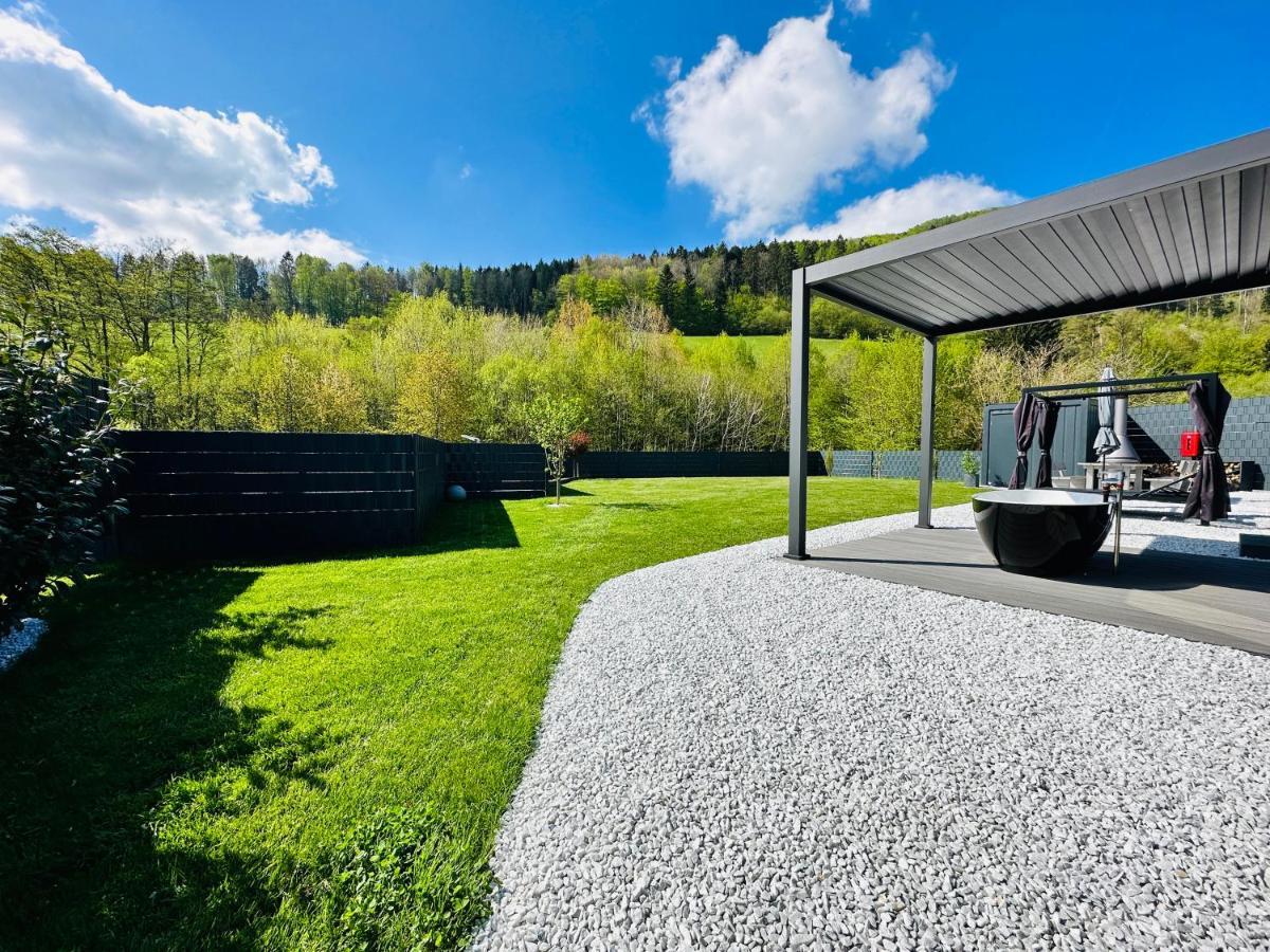 Voralpen Lodge - Ferienhaus Mit Gym & Wellnessbereich Traisen Екстериор снимка